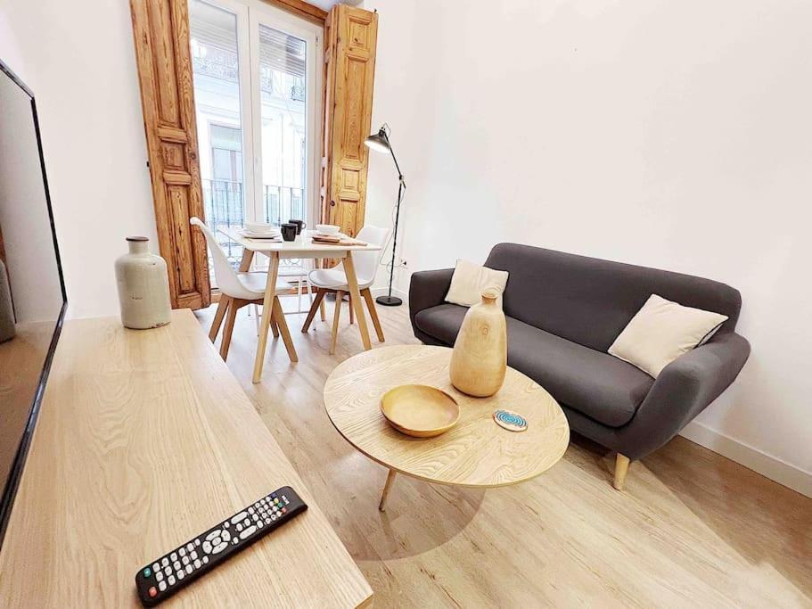 Apartamento Privado De Diseno En Pleno Centro - Atocha Madri Exterior foto